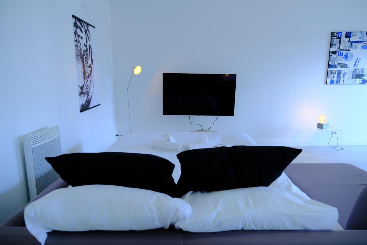 Calypso- Grand T3 70 M2 - Arrivee Autonome - Parking Prive Gratuit Apartment Melun Bagian luar foto