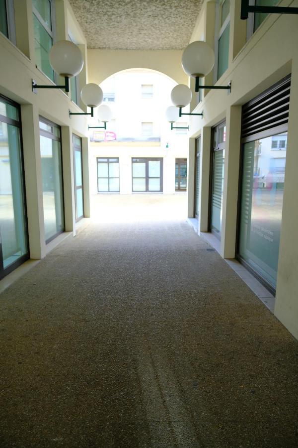 Calypso- Grand T3 70 M2 - Arrivee Autonome - Parking Prive Gratuit Apartment Melun Bagian luar foto